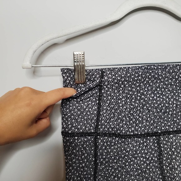 LULULEMON • White Black Frozen Fizz Fast & Free 7/8 Leggings Sz 4 - Picture 5 of 8